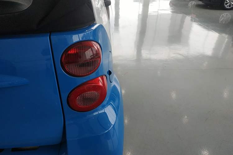 Used smart fortwo 2013 1.0T Convertible Ice Cool Special Edition Right Rear Taillight