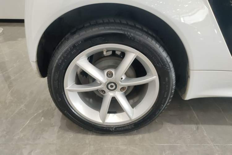 Used smart fortwo 2013 1.0T Hardtop Passion Edition Right Rear Wheel Hub