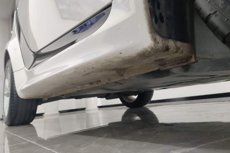 Used smart fortwo 2013 1.0T Hardtop Passion Edition Right Side Sill