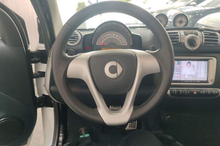 Used smart fortwo 2013 1.0T Hardtop Passion Edition Steering Wheel