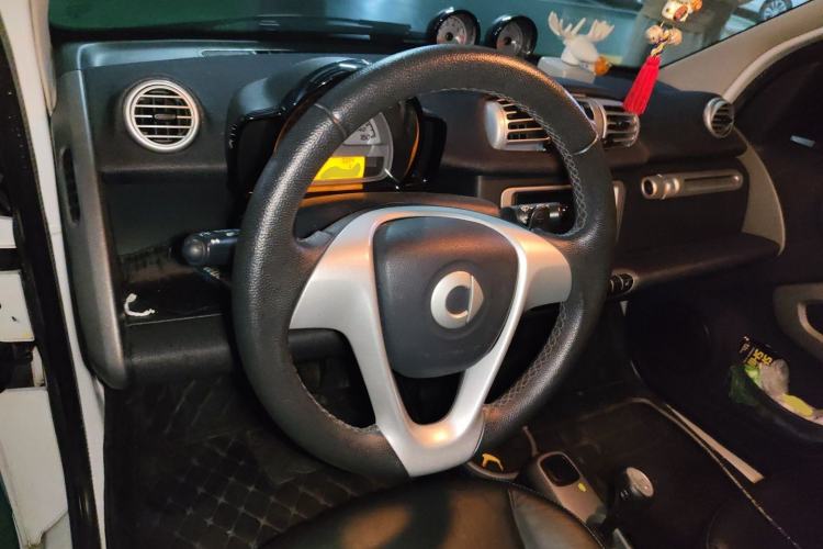 Used smart fortwo 2013 1.0T Hardtop Passion Edition Steering Wheel