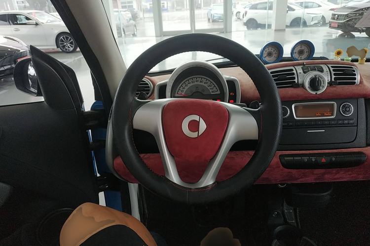 Used smart fortwo 2013 1.0T Convertible Ice Cool Special Edition Steering Wheel