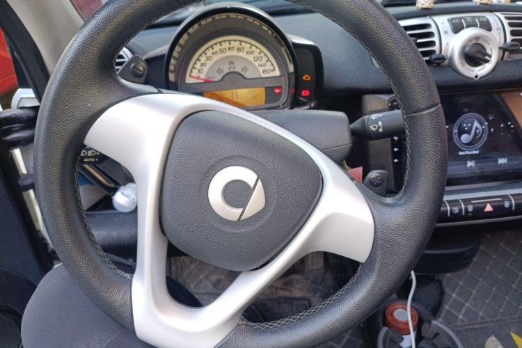 Used smart fortwo 2013 1.0T Convertible Passion Edition Steering Wheel
