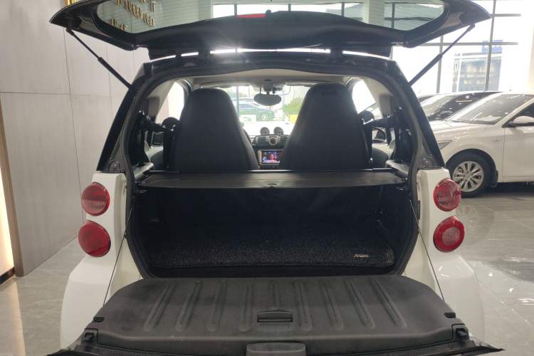 Used smart fortwo 2013 1.0T Hardtop Passion Edition Trunk