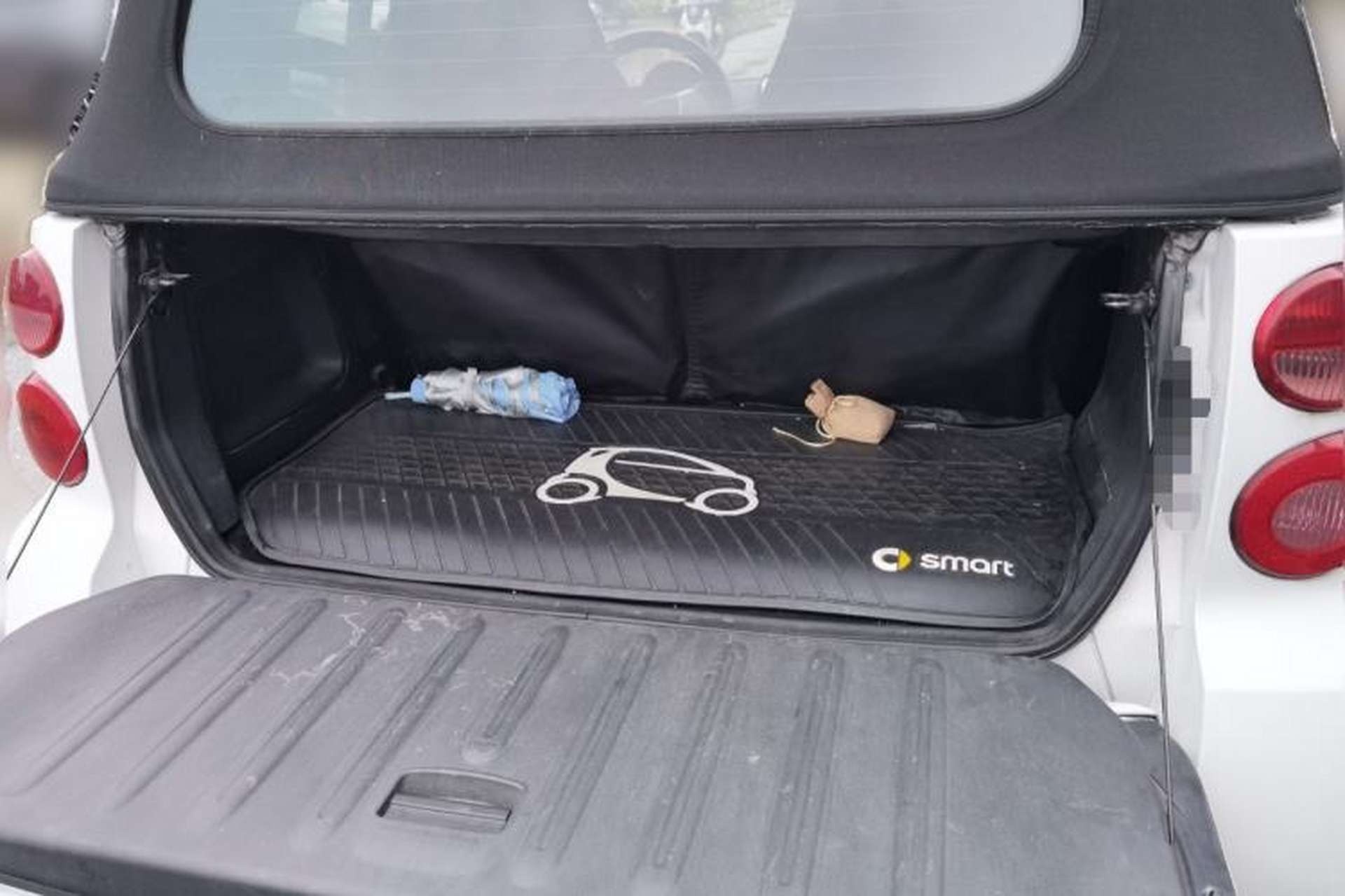 Used smart fortwo 2013 1.0T Convertible Passion Edition Trunk