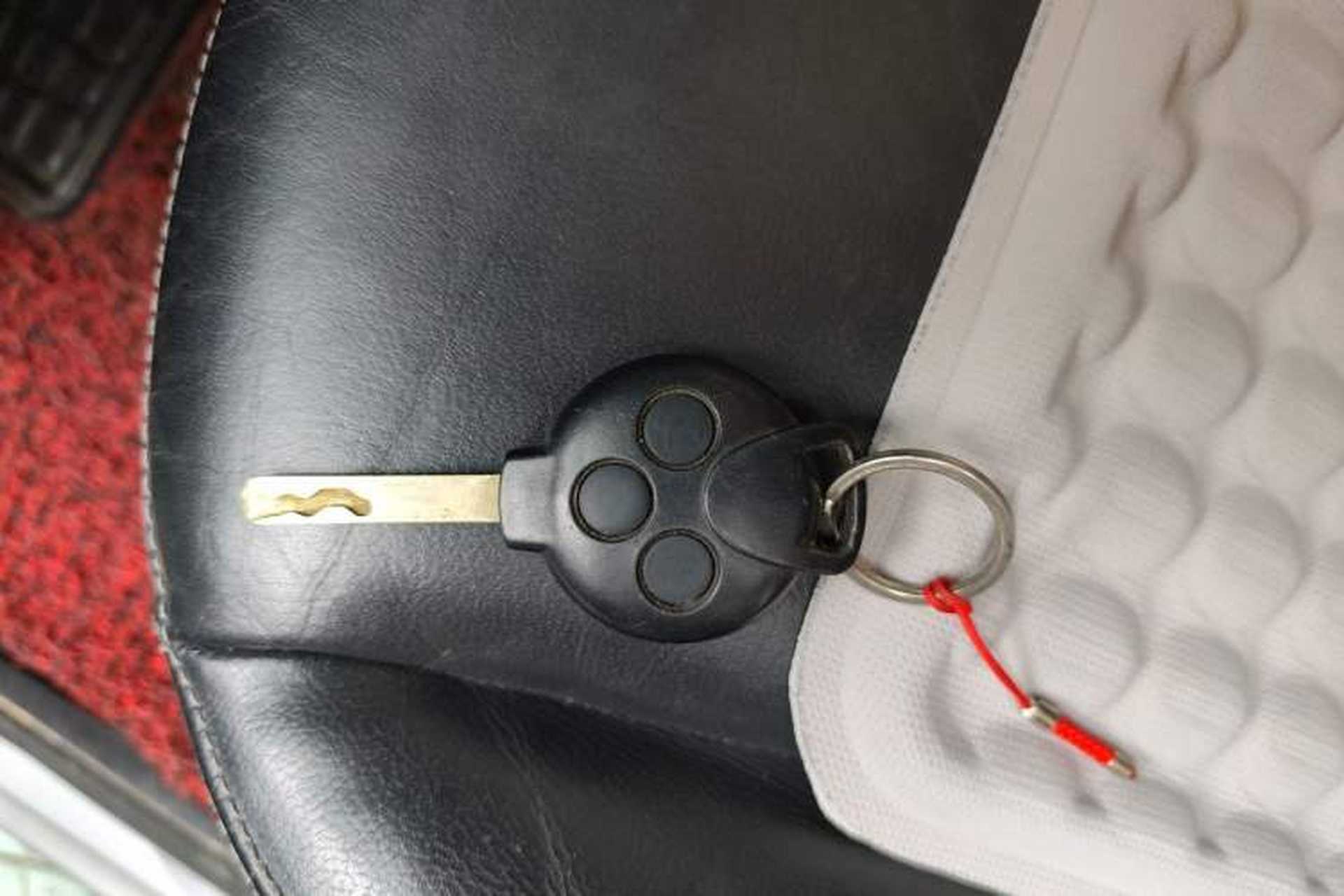 Used smart fortwo 2013 1.0T Hardtop Passion Edition Vehicle Key