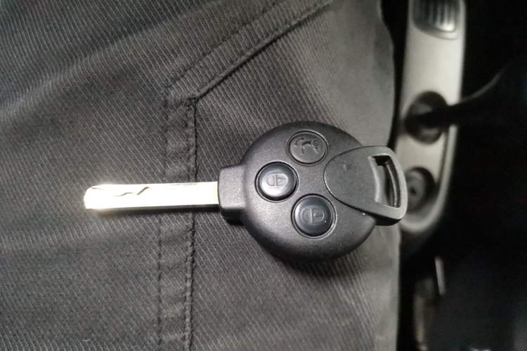 Used smart fortwo 2013 1.0T Hardtop Passion Edition Vehicle Key
