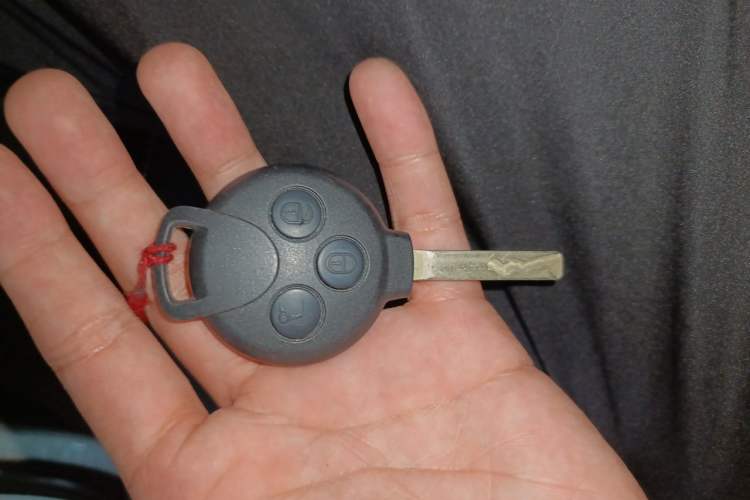 Used smart fortwo 2013 1.0T Hardtop Ice Cool Special Edition Vehicle Key