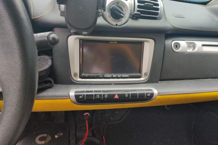 Used smart fortwo 2013 1.0T Hardtop City Ranger Special Edition Audio And AC Panel