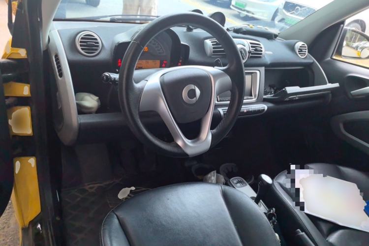 Used smart fortwo 2013 1.0T Convertible Passion Edition Center Console