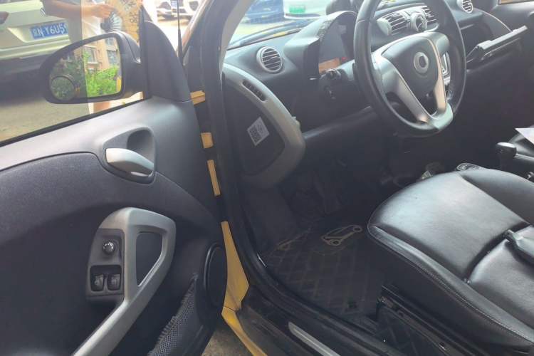 Used smart fortwo 2013 1.0T Convertible Passion Edition Driver Seat