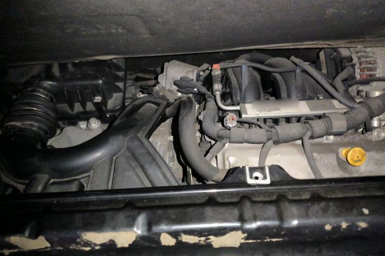 Used smart fortwo 2013 1.0 MHD New Year Special Edition Engine Bay