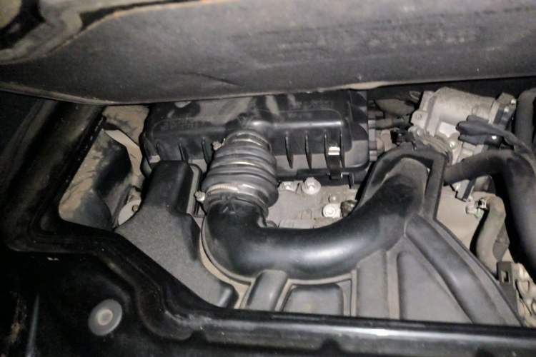 Used smart fortwo 2013 1.0 MHD New Year Special Edition Engine Bay Right