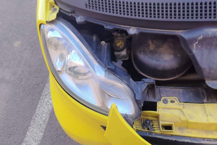 Used smart fortwo 2013 1.0 MHD New Year Special Edition Engine Bay Right