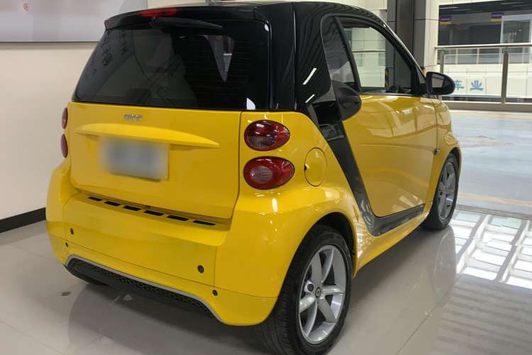 Used smart fortwo 2013 1.0T Hardtop Passion Edition Exterior 3