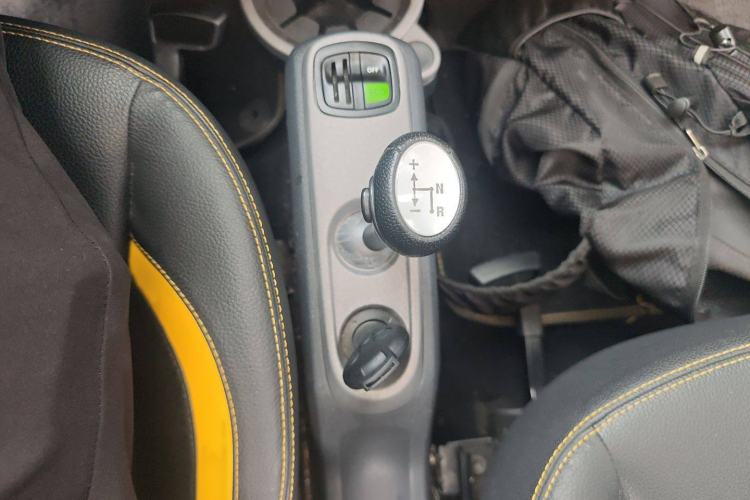 Used smart fortwo 2013 1.0 MHD Hardtop City Ranger Special Edition Gear Lever