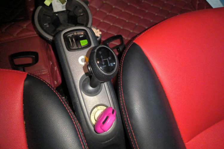 Used smart fortwo 2013 1.0 MHD New Year Special Edition Gear Lever