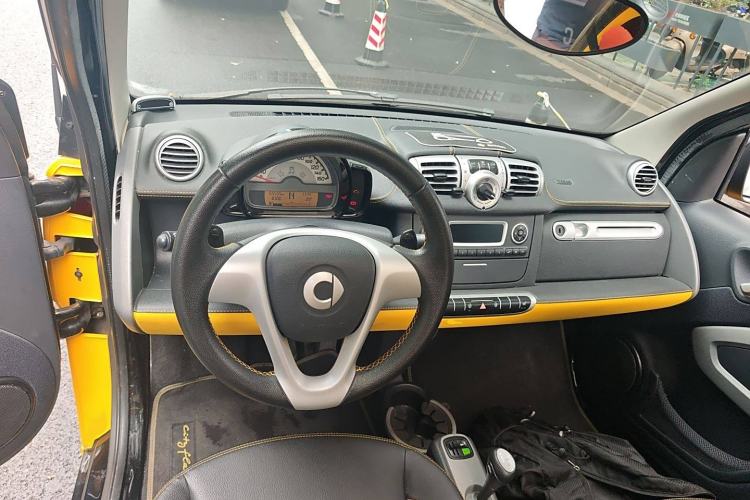 Used smart fortwo 2013 1.0 MHD Hardtop City Ranger Special Edition Interior 2