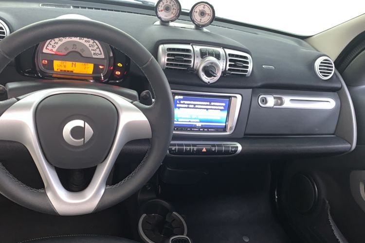 Used smart fortwo 2013 1.0T Hardtop Passion Edition Interior 3