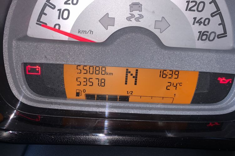 Used smart fortwo 2013 1.0T Hardtop Passion Edition Odometer Close Up