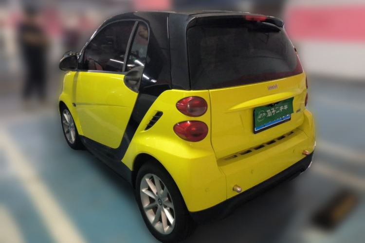 Used smart fortwo 2013 1.0 MHD New Year Special Edition Rear Left 45 Deg