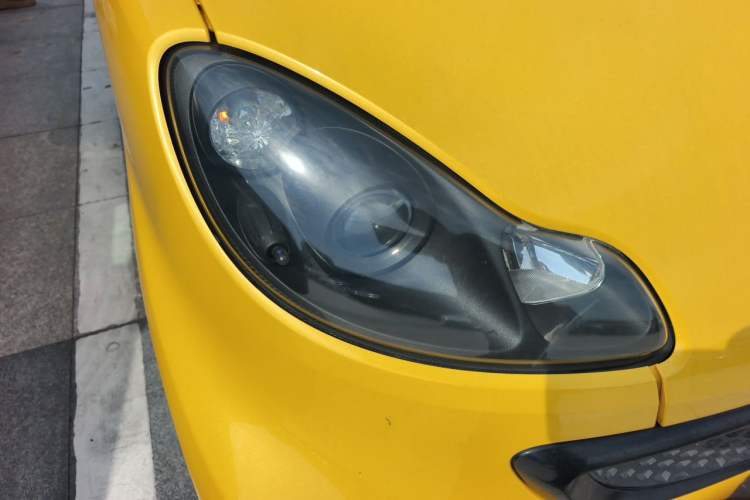 Used smart fortwo 2013 1.0 MHD Hardtop City Ranger Special Edition Right Front Headlight