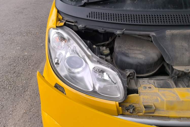 Used smart fortwo 2013 1.0T Convertible Passion Edition Right Front Headlight