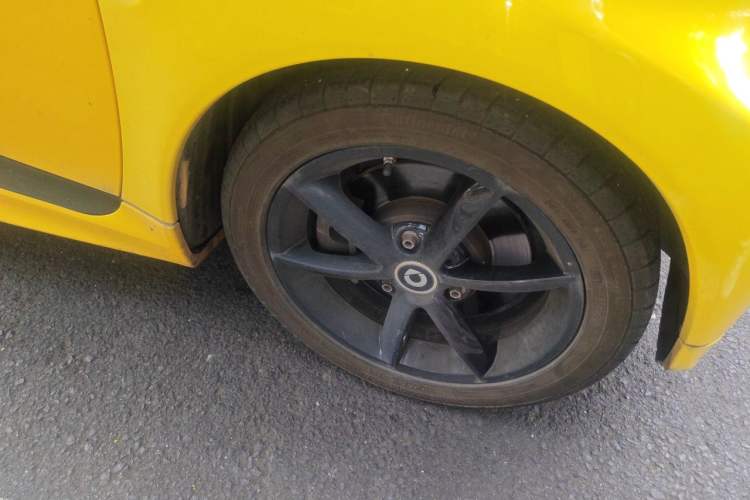 Used smart fortwo 2013 1.0T Hardtop City Ranger Special Edition Right Front Wheel Hub