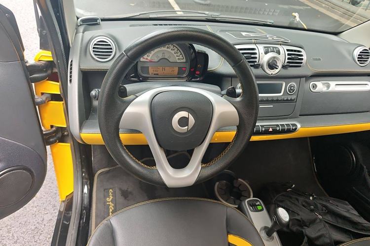 Used smart fortwo 2013 1.0 MHD Hardtop City Ranger Special Edition Steering Wheel