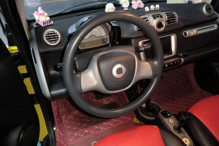 Used smart fortwo 2013 1.0 MHD New Year Special Edition Steering Wheel
