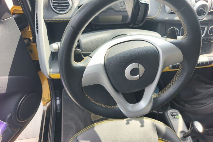 Used smart fortwo 2013 1.0 MHD Hardtop City Ranger Special Edition Steering Wheel