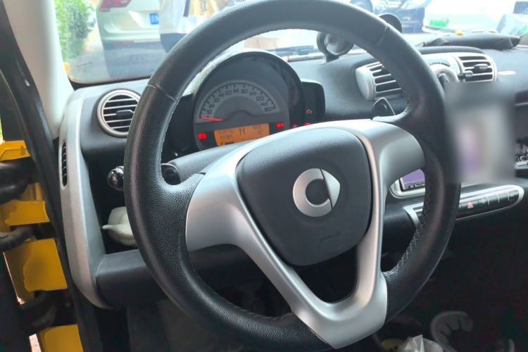 Used smart fortwo 2013 1.0T Convertible Passion Edition Steering Wheel