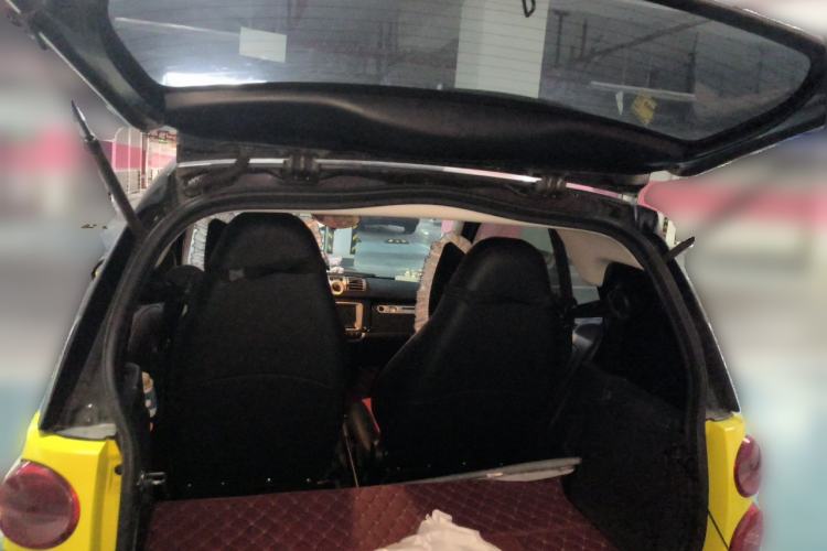 Used smart fortwo 2013 1.0 MHD New Year Special Edition Trunk