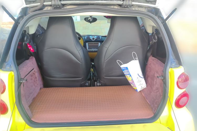 Used smart fortwo 2013 1.0 MHD New Year Special Edition Trunk