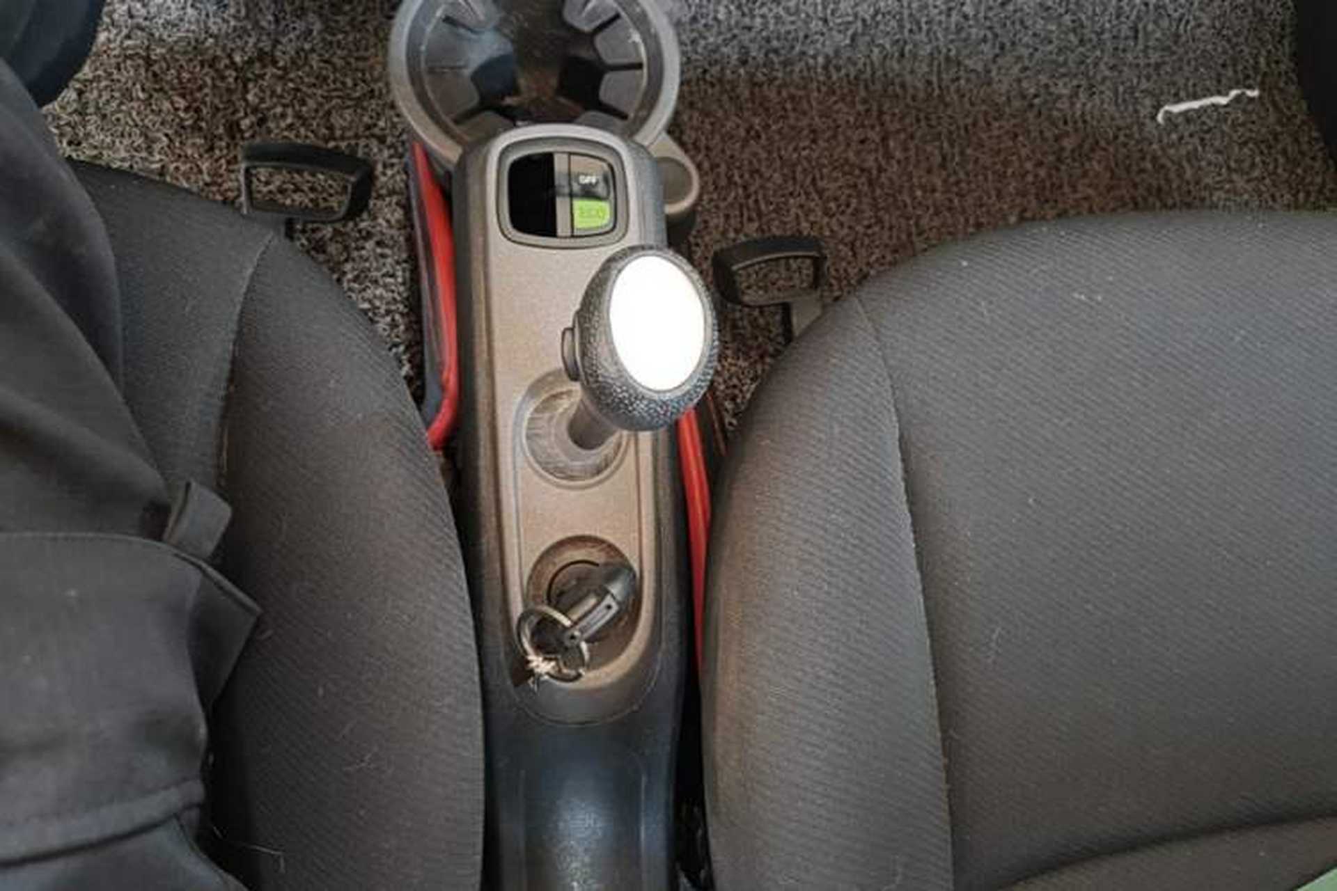 Used smart fortwo 2014 1.0 MHD Hardtop New Year Special Edition Gear Lever