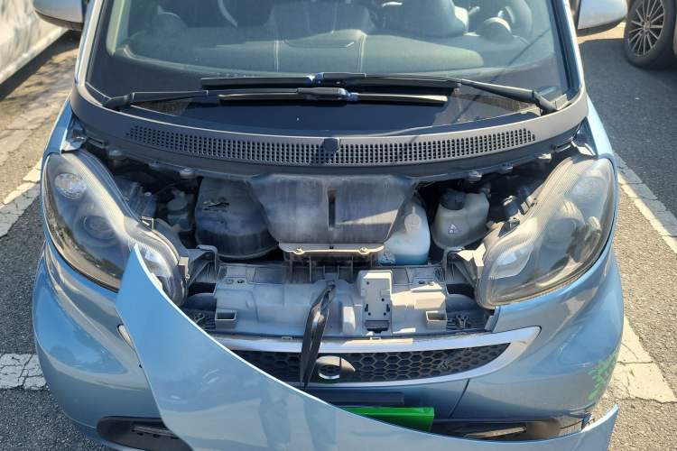 Used smart fortwo 2014 1.0 MHD Convertible City Lightwave Passion Edition Engine Bay