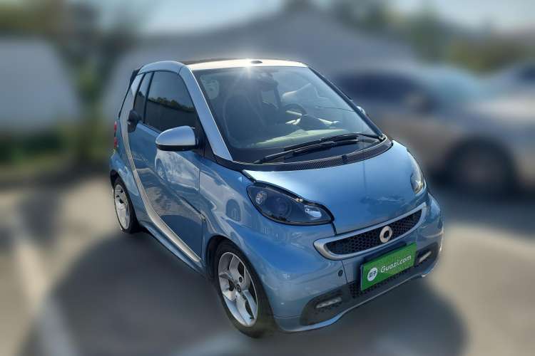 Used smart fortwo 2014 1.0 MHD Convertible City Lightwave Passion Edition Front Right 45 Deg