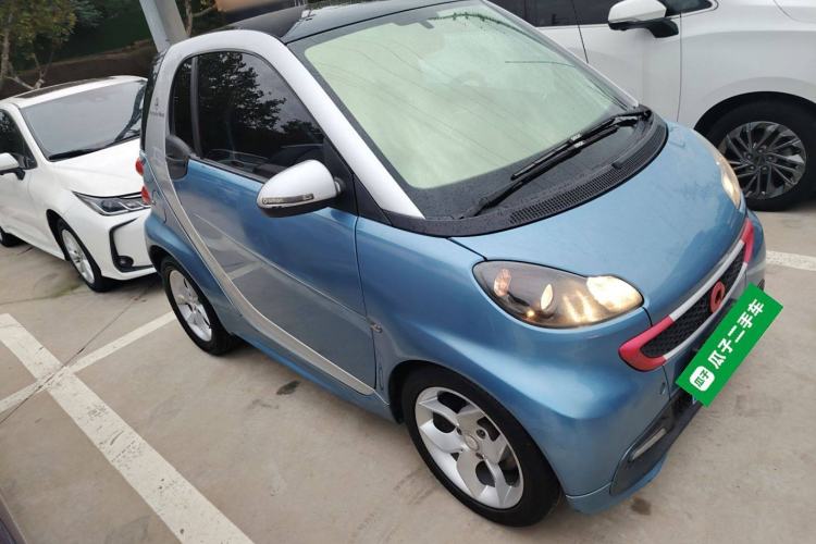 Used smart fortwo 2014 1.0 MHD Hardtop City Lightwave Passion Edition Front Right 45 Deg