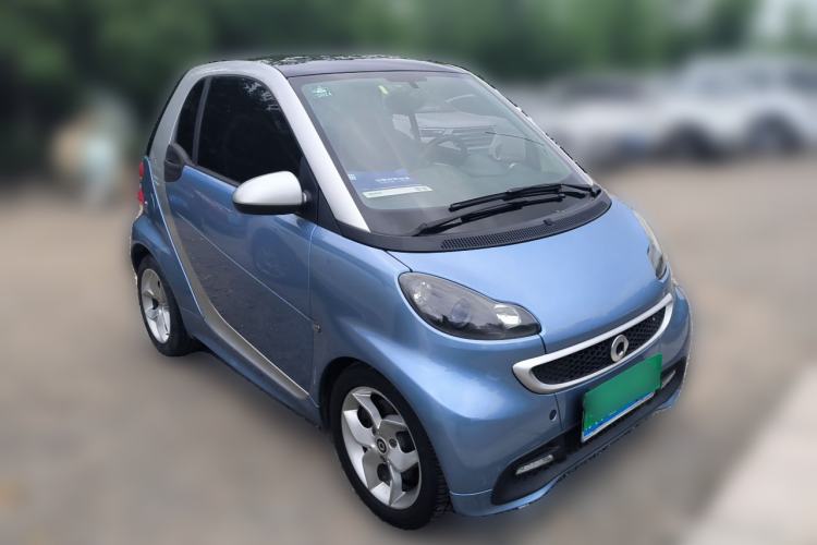 Used smart fortwo 2014 1.0 MHD Hardtop City Lightwave Passion Edition Front Right 45 Deg