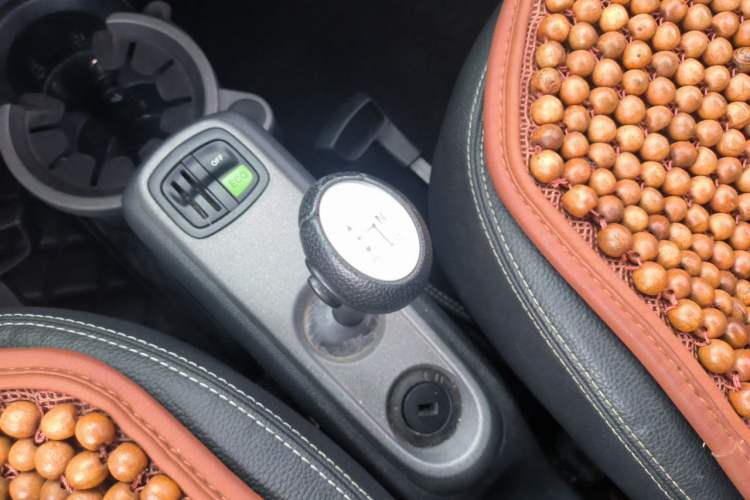 Used smart fortwo 2014 1.0 MHD Hardtop City Lightwave Passion Edition Gear Lever