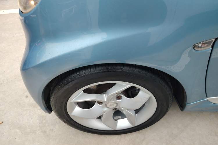 Used smart fortwo 2014 1.0 MHD Hardtop City Lightwave Passion Edition Left Front Wheel Hub