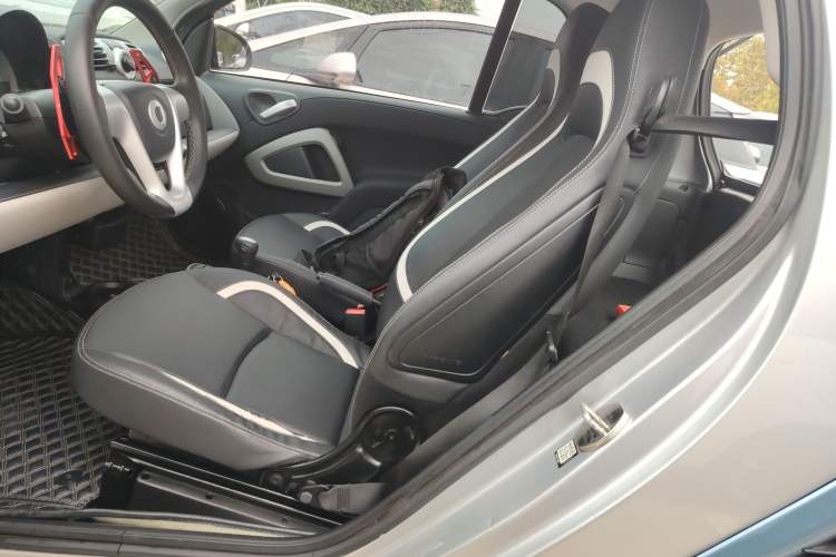 Used smart fortwo 2014 1.0 MHD Hardtop City Lightwave Passion Edition Left Rear Seat