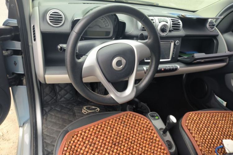 Used smart fortwo 2014 1.0 MHD Hardtop City Lightwave Passion Edition Steering Wheel