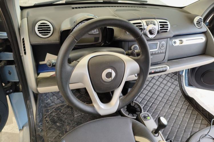 Used smart fortwo 2014 1.0 MHD Hardtop City Lightwave Passion Edition Steering Wheel