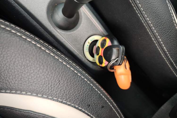 Used smart fortwo 2014 1.0 MHD Hardtop City Lightwave Passion Edition Vehicle Key