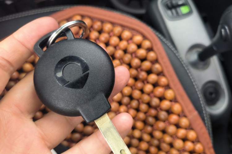 Used smart fortwo 2014 1.0 MHD Hardtop City Lightwave Passion Edition Vehicle Key