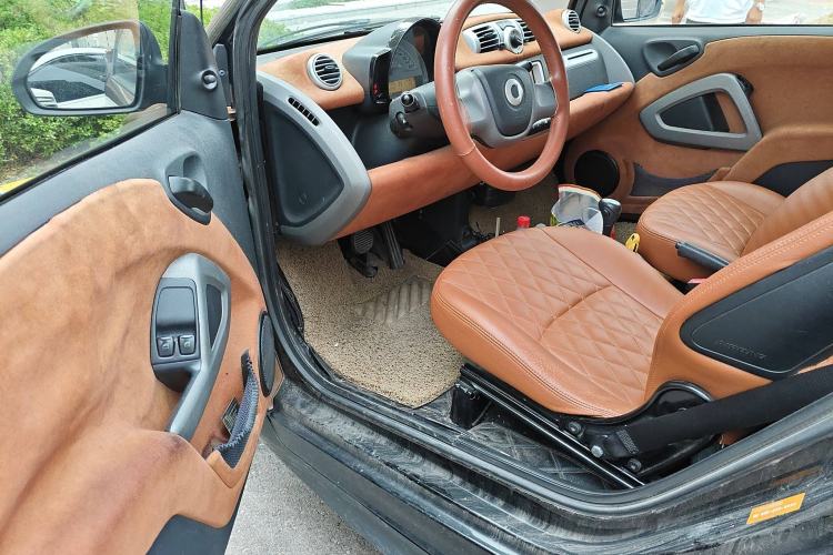 Used smart fortwo 2014 1.0 MHD Hardtop New Year Special Edition Interior 3