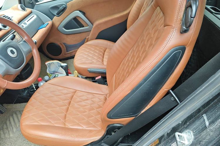 Used smart fortwo 2014 1.0 MHD Hardtop New Year Special Edition Interior 4