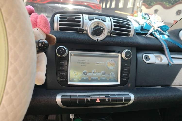Used smart fortwo 2014 1.0 MHD Hardtop BoConcept Special Edition Audio And AC Panel