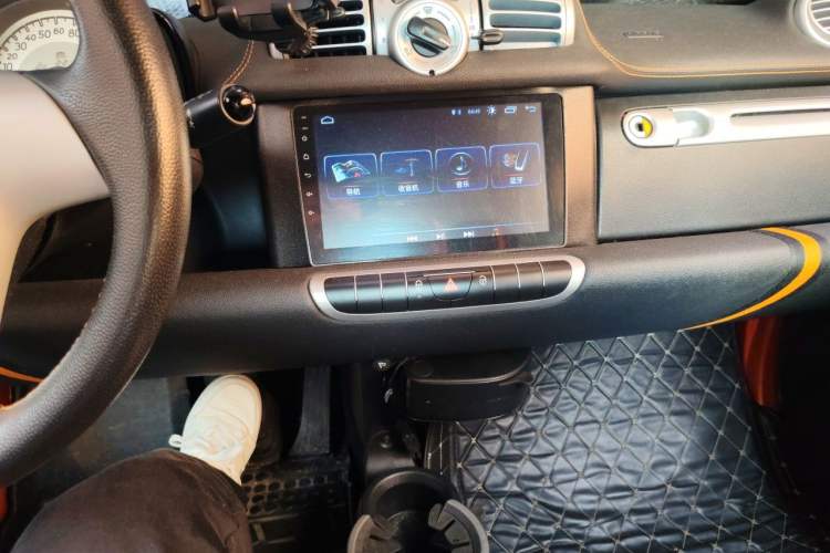 Used smart fortwo 2014 1.0 MHD Hardtop New Year Special Edition Audio And AC Panel